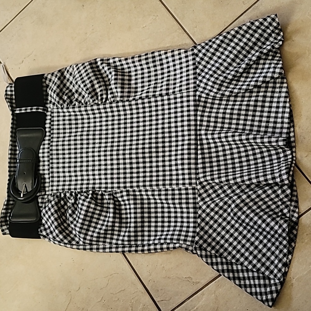 Skirt Black and White Checkered Peplum with Wide Belt SZ L
